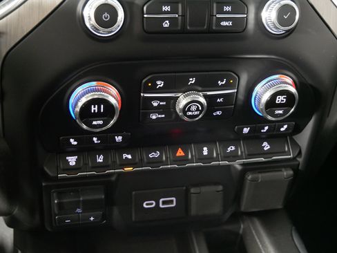 Certified 2021 GMC Sierra 3500 Denali w/ Denali Ultimate Package image 23