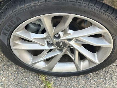 Used 2022 Genesis G70 2.0T image 12