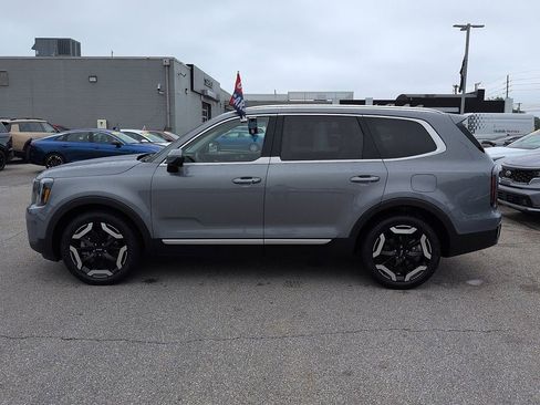 Used 2023 Kia Telluride EX w/ EX Captain's Chair Package FWD image 4