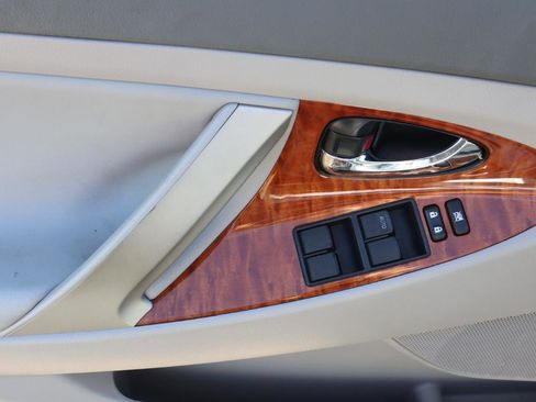 Used 2009 Toyota Camry XLE FWD image 11