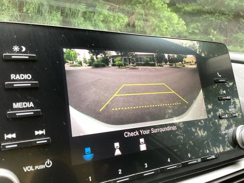 Used 2018 Honda Accord LX image 12