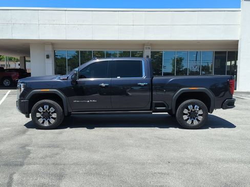 Used 2024 GMC Sierra 2500 Denali w/ Denali Reserve Package AWD/4WD image 3