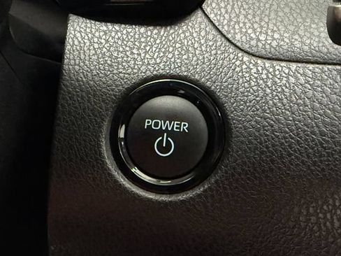 Used 2025 Toyota Camry SE FWD image 15