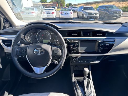 Used 2015 Toyota Corolla LE FWD image 5