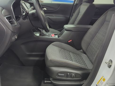 Used 2023 Chevrolet Equinox LT FWD image 9