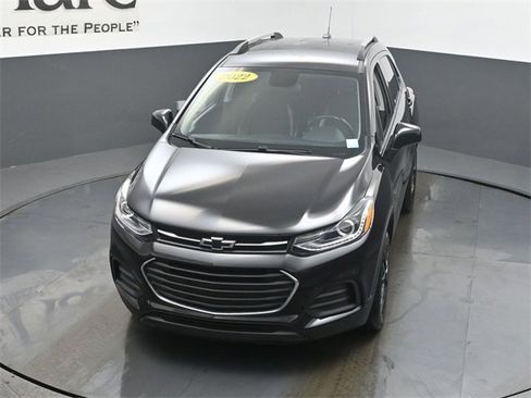 Used 2022 Chevrolet Trax LT w/ Midnight Edition image 45