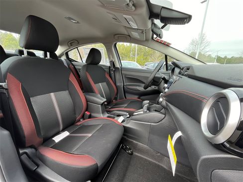 New 2025 Nissan Versa SR w/ Trunk Package image 32