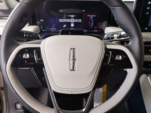 New 2026 Lincoln Aviator Reserve image 3