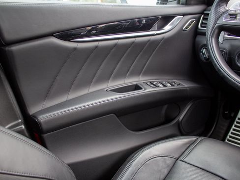 Used 2022 Maserati Ghibli Modena Q4 image 19