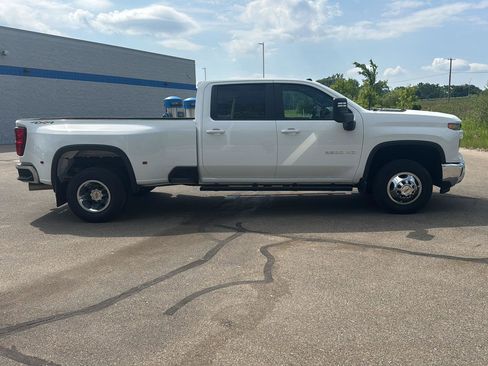 Used 2024 Chevrolet Silverado 3500 LT w/ Convenience Package AWD/4WD image 6