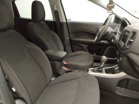 Used 2018 Jeep Compass Sport w/ Tech Group FWD image 21