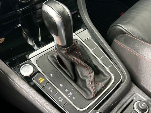 Used 2021 Volkswagen GTI SE image 16