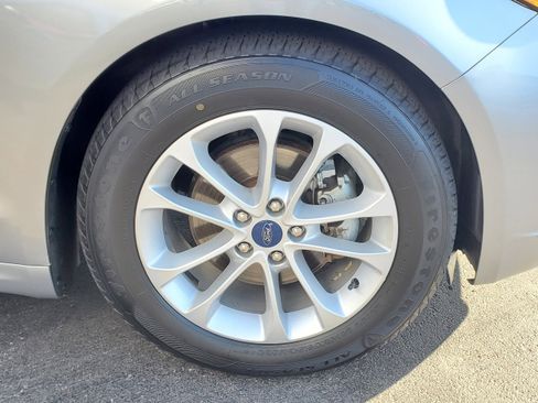 Used 2020 Ford Fusion SE image 10