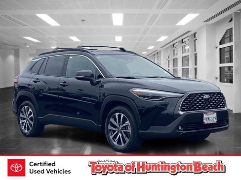 Certified 2024 Toyota Corolla Cross XLE w/ Convenience Package FWD image 1