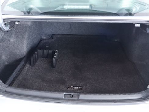 Used 2017 Volkswagen Passat 1.8T R-Line image 33