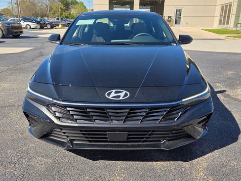 New 2026 Hyundai Elantra SEL Sport Premium FWD image 2