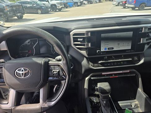 Used 2022 Toyota Tundra SR5 AWD/4WD image 10