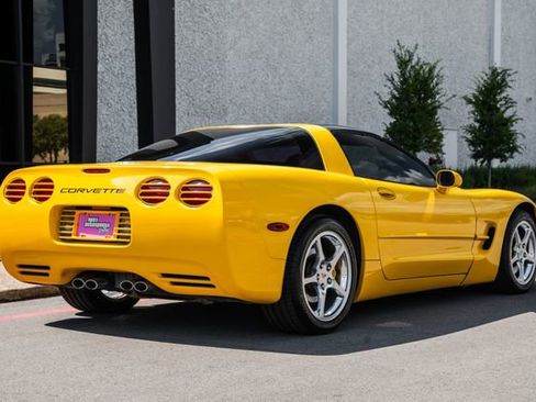 Used 2003 Chevrolet Corvette Coupe w/ Preferred Equipment Group image 10