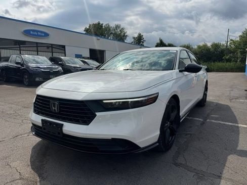 Used 2023 Honda Accord Sport image 4