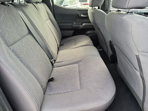 Used 2019 Toyota Tacoma TRD Off-Road w/ Technology Package RWD image 20