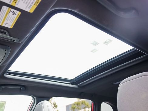 Certified 2025 Subaru Forester Premium AWD/4WD image 22