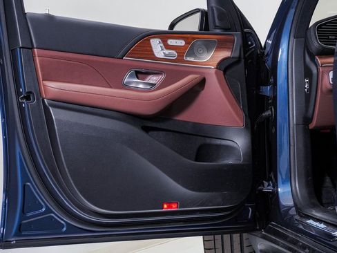 Used 2024 Mercedes-Benz GLS 450 4MATIC image 28