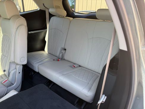 Used 2022 Buick Enclave Avenir w/ Avenir Technology Package FWD image 11