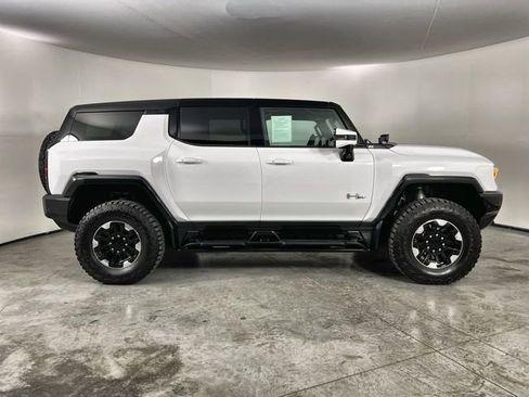 Used 2024 GMC Hummer EV 2X w/ Extreme Off-Road Package image 9