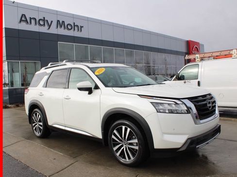 Certified 2024 Nissan Pathfinder Platinum w/ Cargo Package image 1