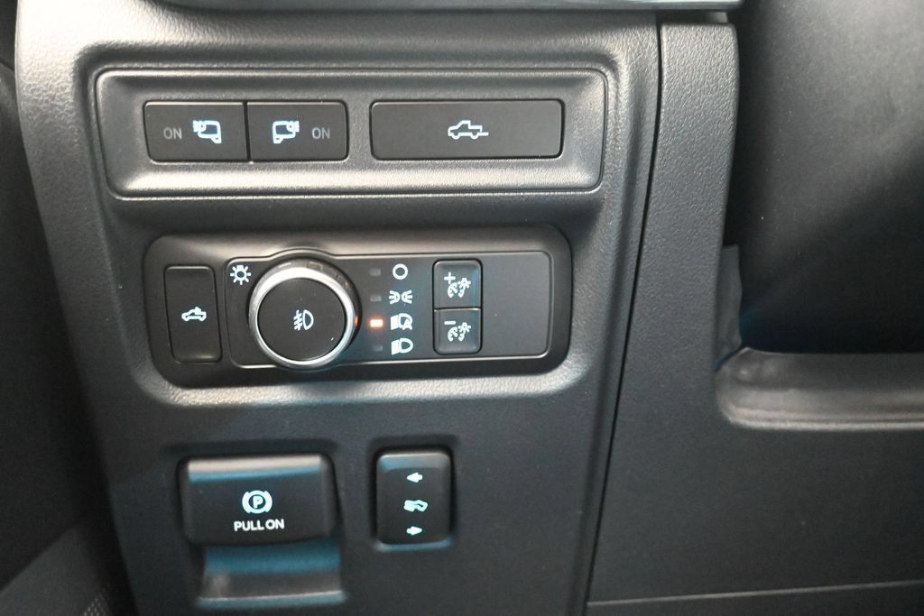 Used 2021 Ford F150 Lariat w/ Equipment Group 502A High AWD/4WD image 25