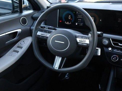 Used 2025 Hyundai Sonata SEL FWD image 23