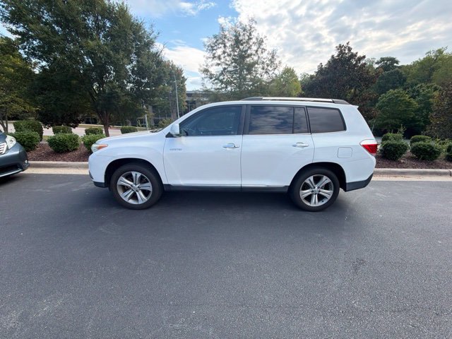 Used 2011 Toyota Highlander Limited w/ Tow Pkg AWD/4WD image 1