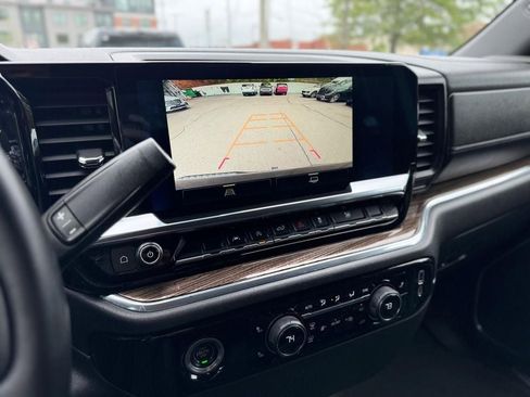 Used 2024 Chevrolet Silverado 1500 LT AWD/4WD image 16