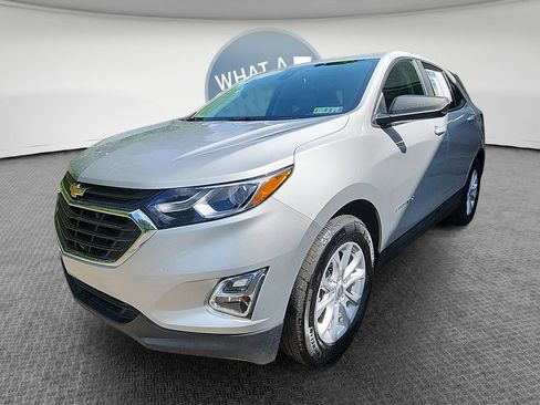Used 2020 Chevrolet Equinox LS w/ LS Convenience Package FWD image 9