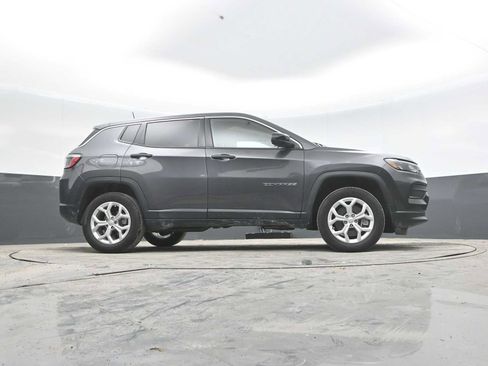 Used 2024 Jeep Compass Sport AWD/4WD image 44