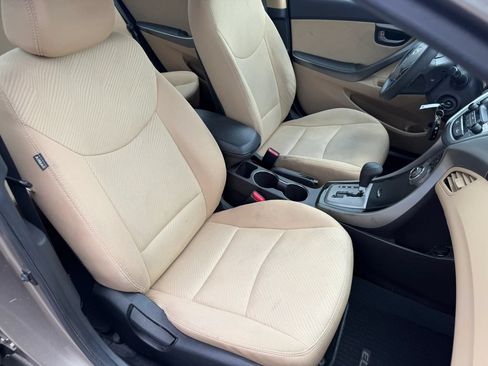 Used 2013 Hyundai Elantra GLS w/ Preferred Pkg FWD image 11