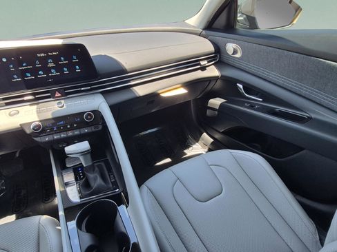 New 2026 Hyundai Elantra Limited FWD image 12
