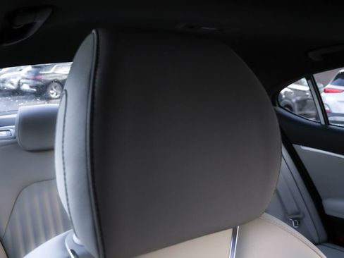 Used 2026 Genesis G70 3.3T Sport Prestige image 33