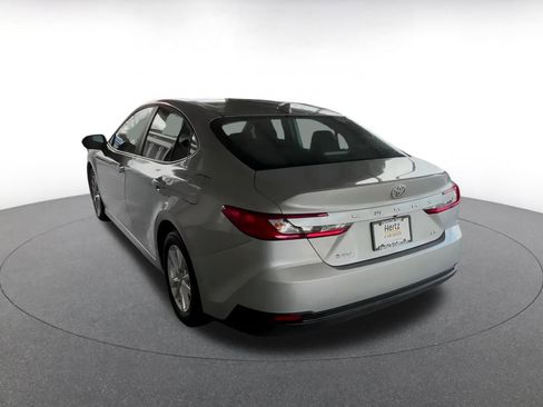 Used 2025 Toyota Camry LE image 10