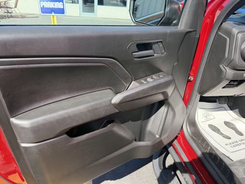 Used 2025 Chevrolet Colorado Trail Boss AWD/4WD image 14