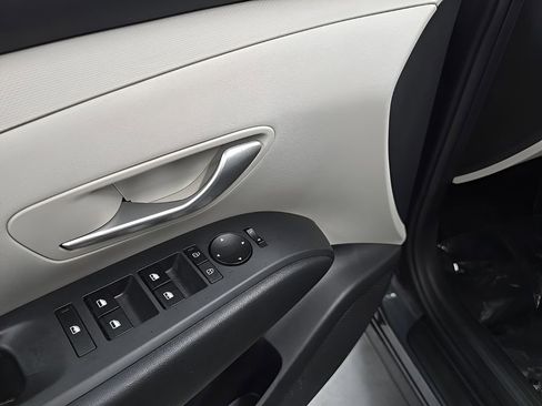 Certified 2025 Hyundai Tucson SEL AWD/4WD image 10