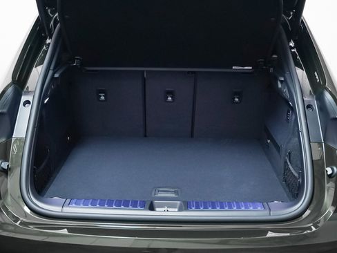 New 2026 Porsche Macan Electric image 27