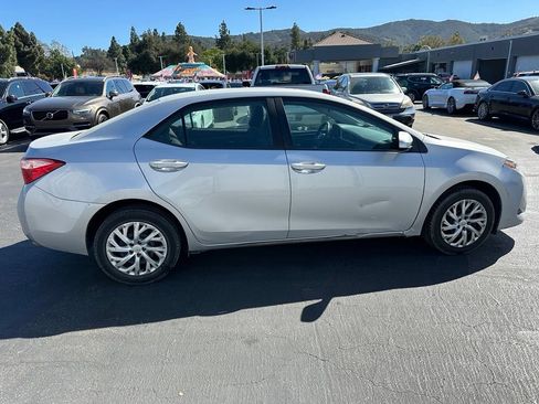 Used 2018 Toyota Corolla LE FWD image 4