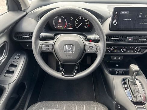 Certified 2026 Honda HR-V LX image 13