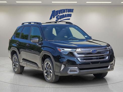 Used 2025 Subaru Forester Limited w/ Popular Package image 1