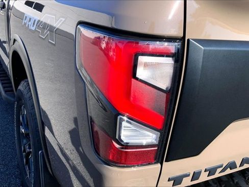 Used 2021 Nissan Titan PRO-4X w/ Pro-4x Convenience Package AWD/4WD image 29