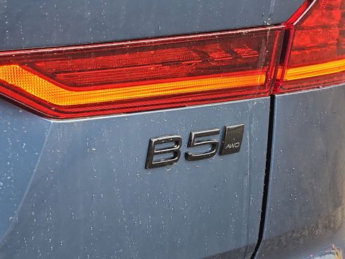 New 2026 Volvo XC60 B5 Ultra w/ Protection Package Premier AWD/4WD image 21