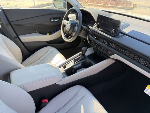 Used 2025 Honda Accord SE image 29