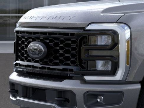 New 2026 Ford F250 Lariat w/ Black Appearance Package AWD/4WD image 17