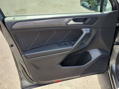 Used 2023 Volkswagen Tiguan SE image 16